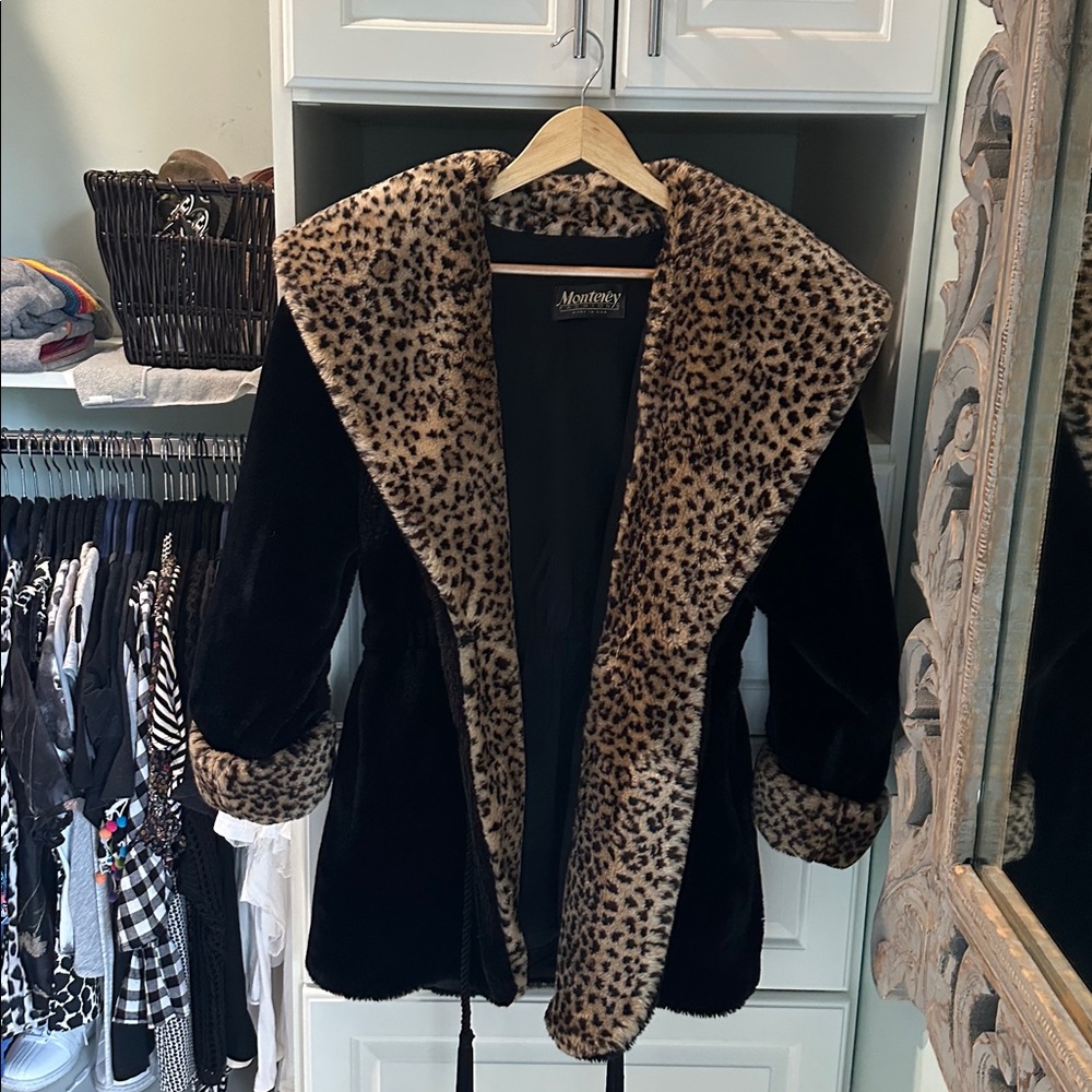 Vintage Faux Fur Coat Jacket SZ XS S Hooded Leopard Plush Cozy Oversize Glam USA